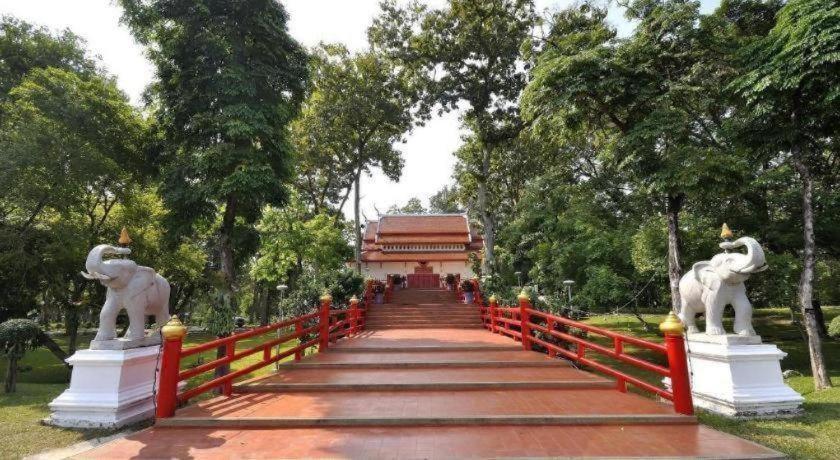 Huay Kaew Palace 1